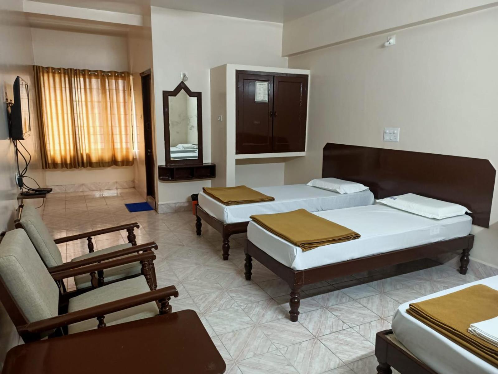 Arihanth Deluxe Lodge Shimoga Eksteriør bilde