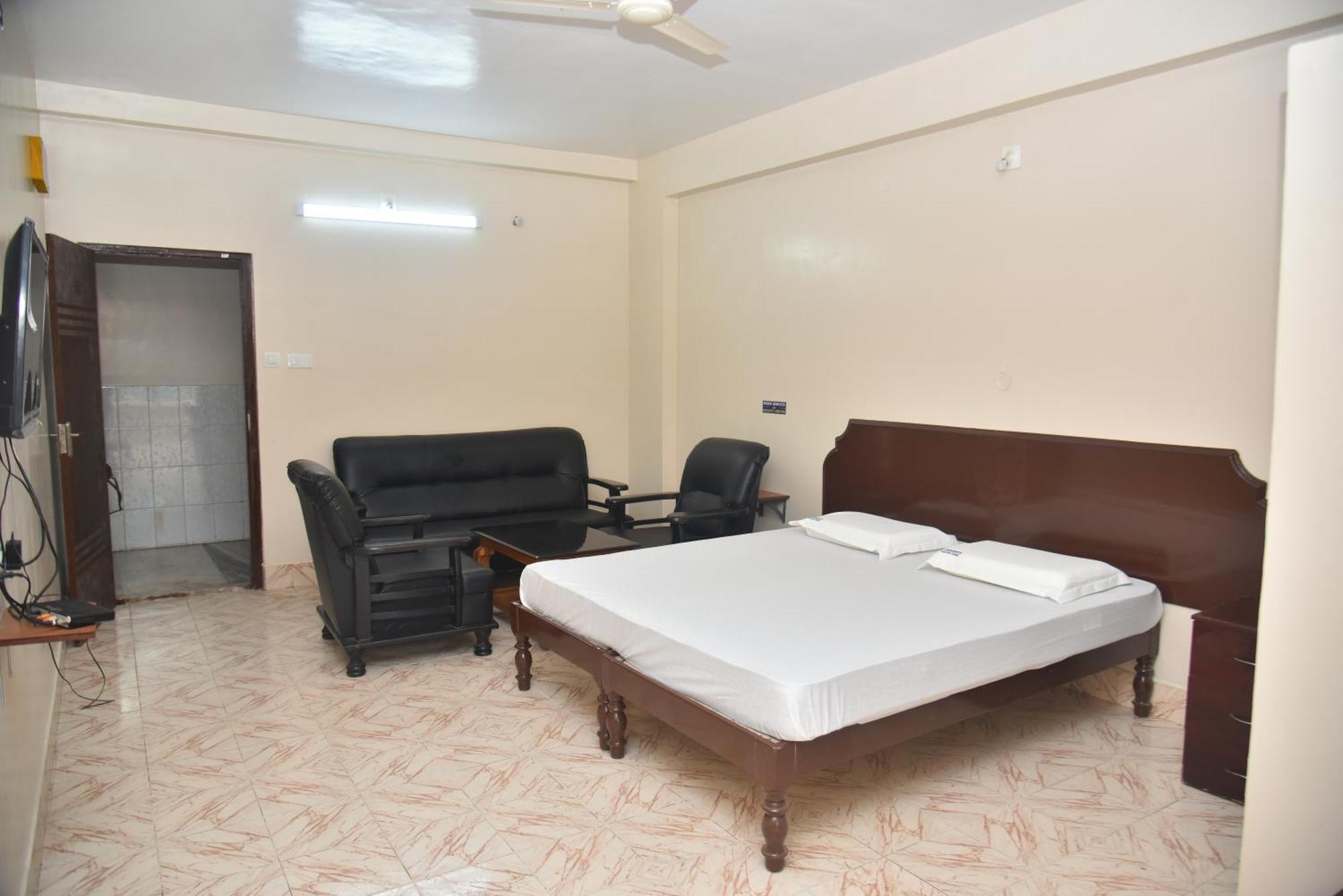 Arihanth Deluxe Lodge Shimoga Eksteriør bilde